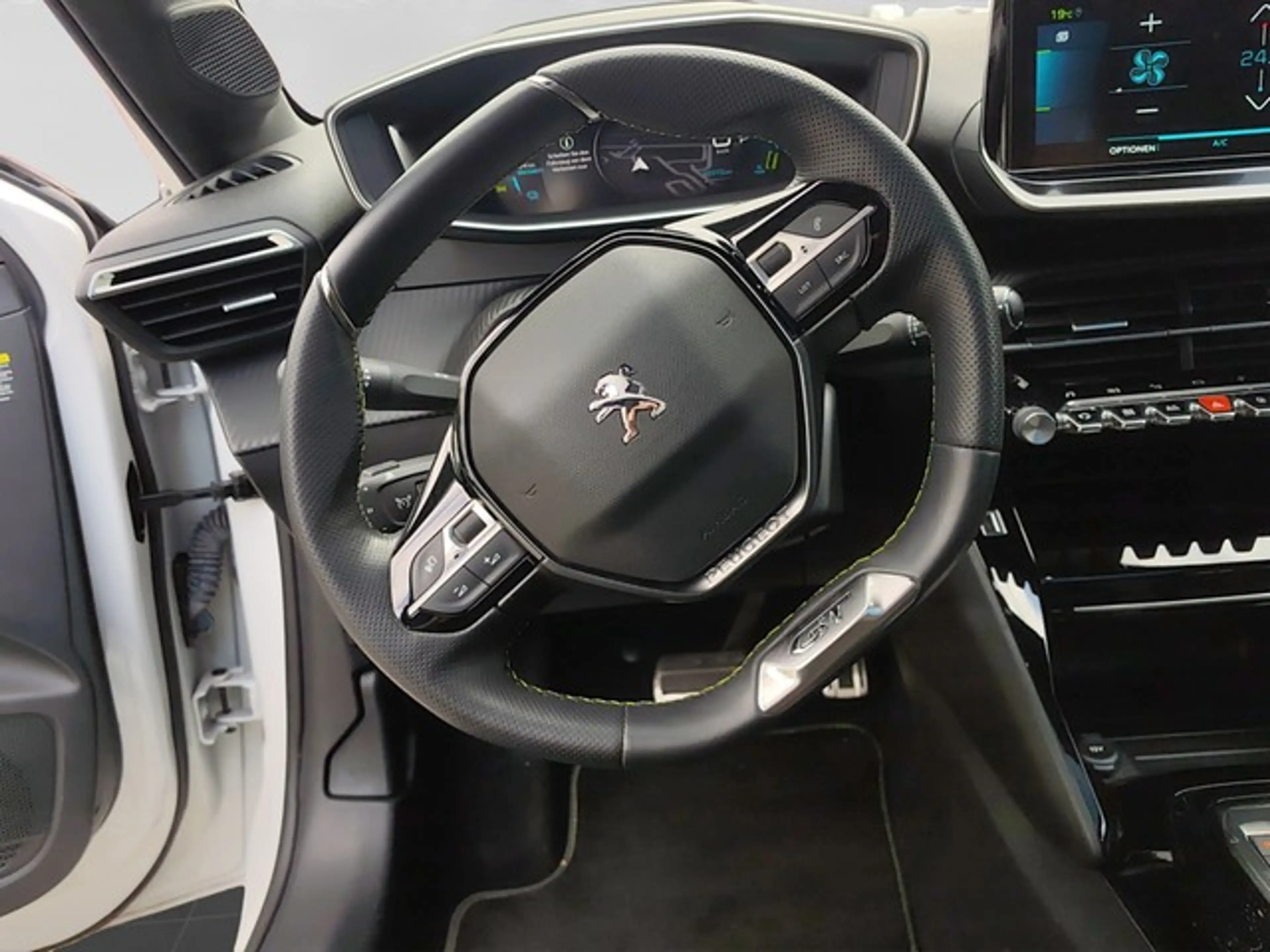Peugeot e-208 GT Pack PANO NAVI SHZ PDC KAMERA ACC DAB+ CARPLAY — photo 13