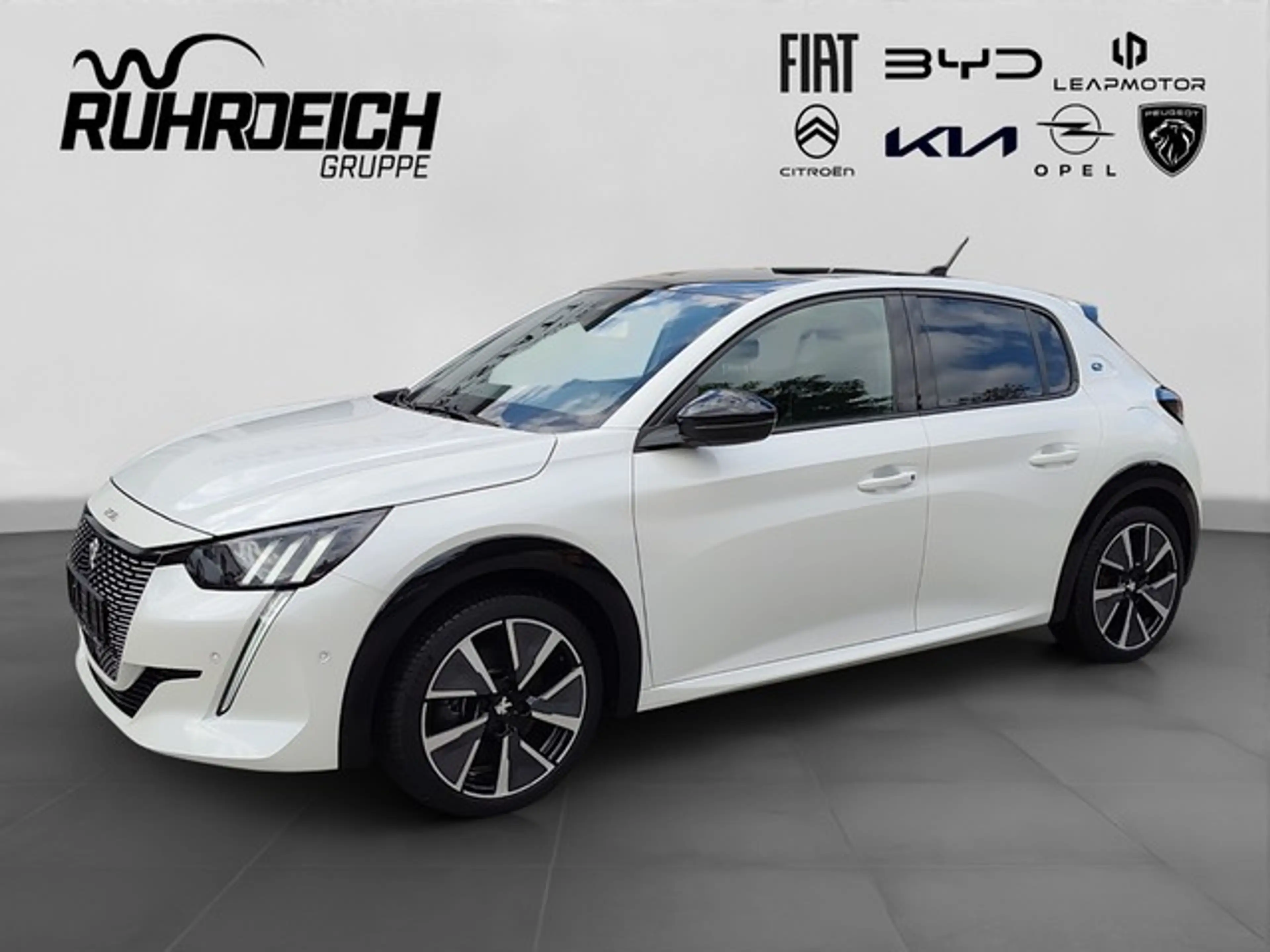 Peugeot e-208 GT Pack PANO NAVI SHZ PDC KAMERA ACC DAB+ CARPLAY