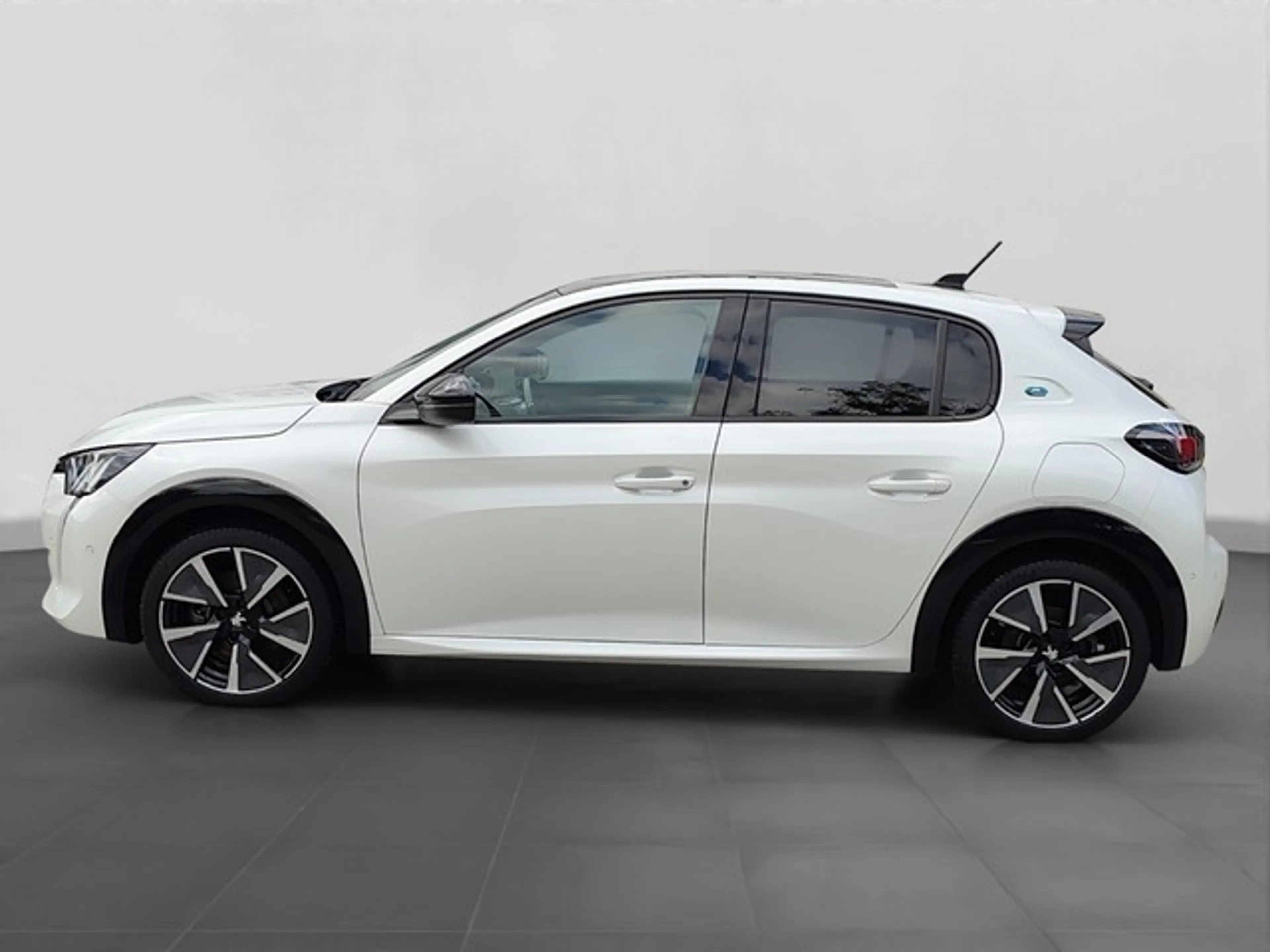 Peugeot e-208 GT Pack PANO NAVI SHZ PDC KAMERA ACC DAB+ CARPLAY — photo 2