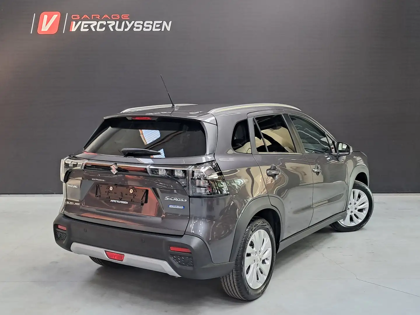 Suzuki S-Cross 1.4 Turbo Bjet 48V Hybrid GL+ Grau - 2