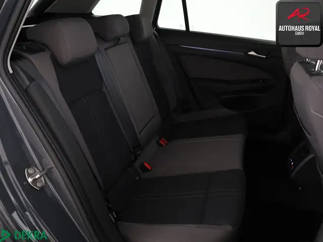 Volkswagen Golf view 11