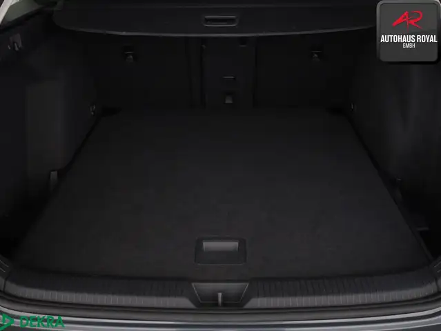 Volkswagen Golf view 12