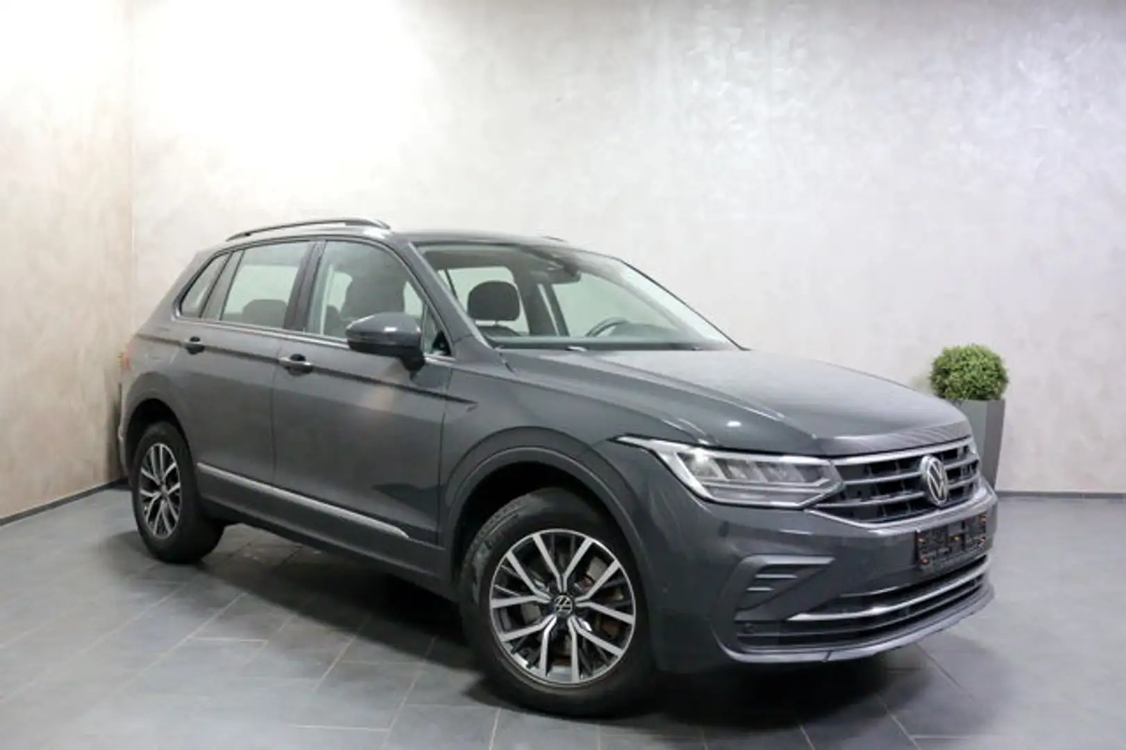 Volkswagen Tiguan Life 1.4 TSI eHybrid KAMERA HEADUP LED Life Grau - 2
