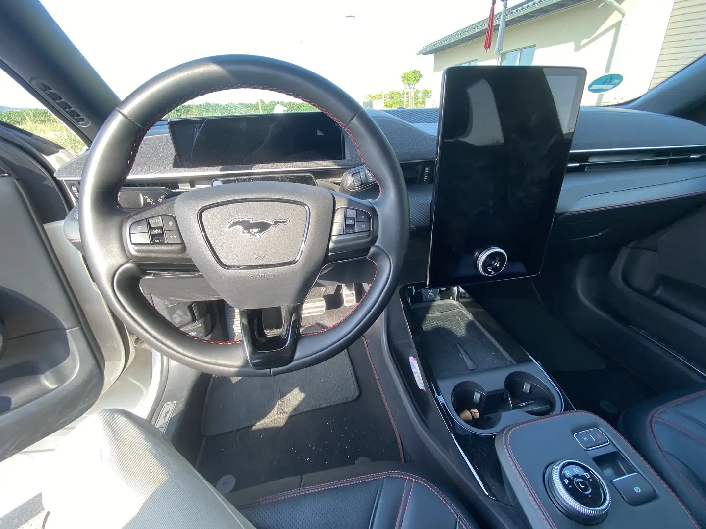 Ford Mustang Mach-E Mustang Mach-E Premium RWD AHK MY 23.75, AHK Weiß - 2