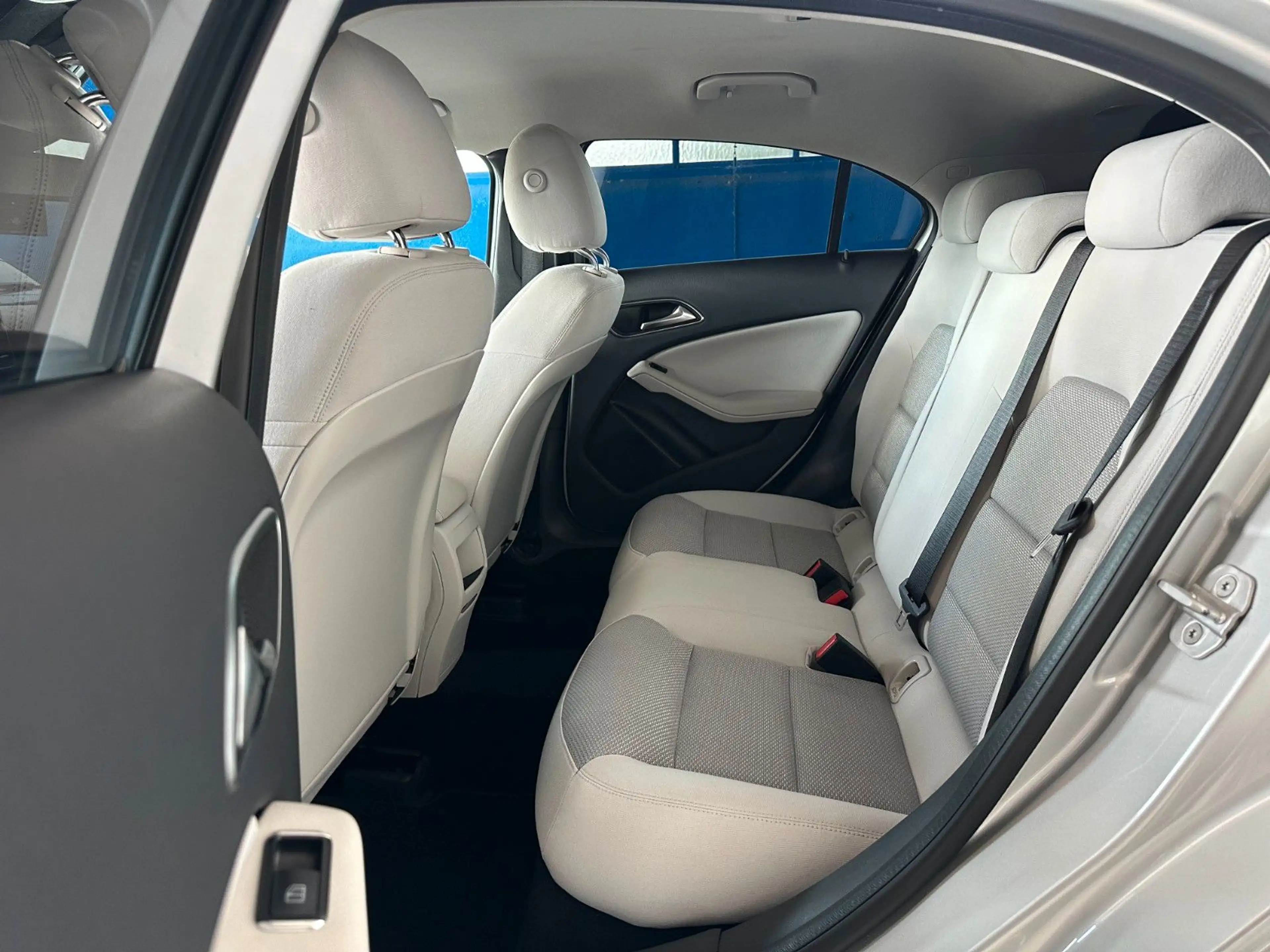 Mercedes-Benz A 200 A A 200 BlueEfficiency Urban — photo 12