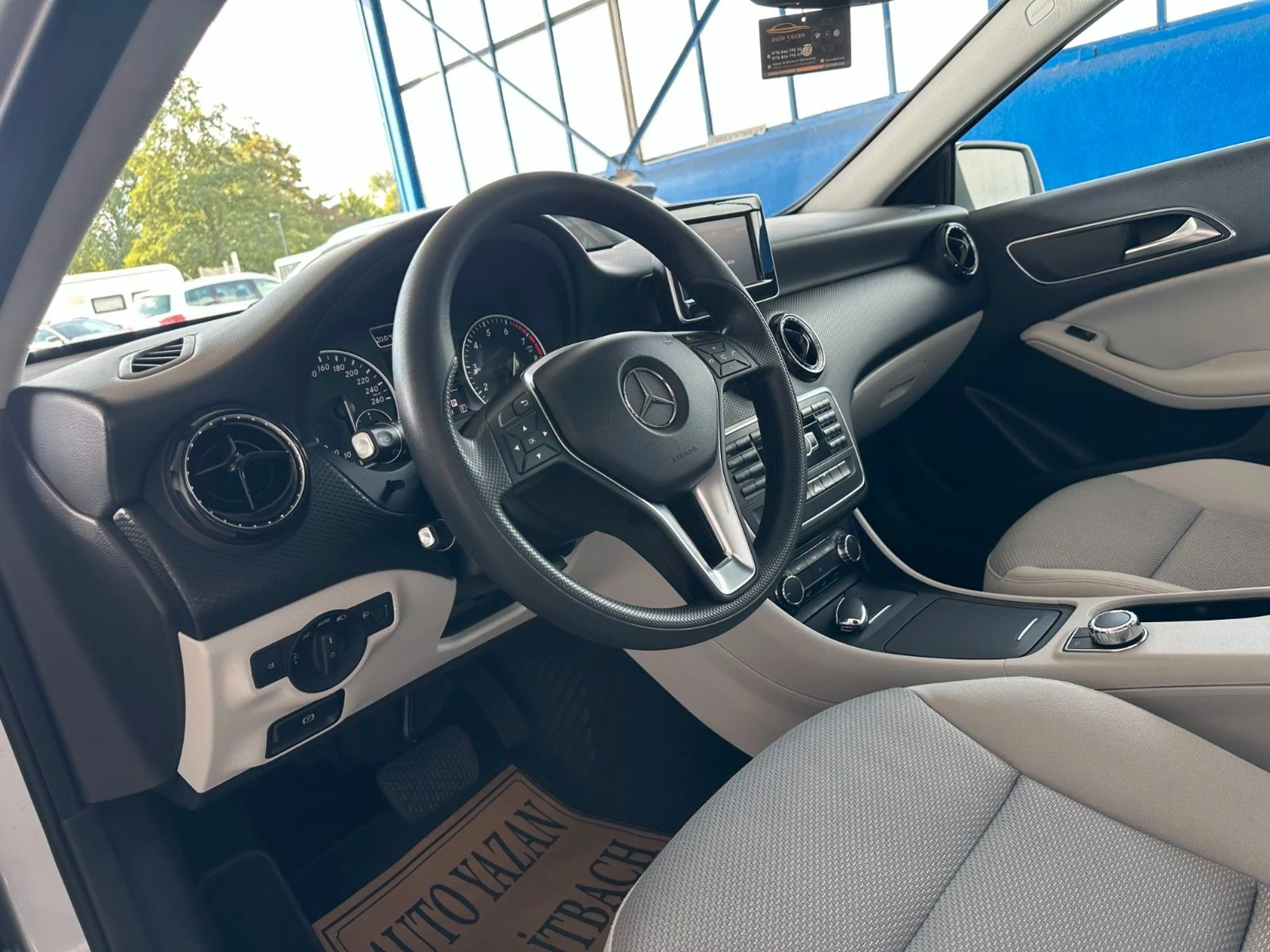 Mercedes-Benz A 200 A A 200 BlueEfficiency Urban — photo 10