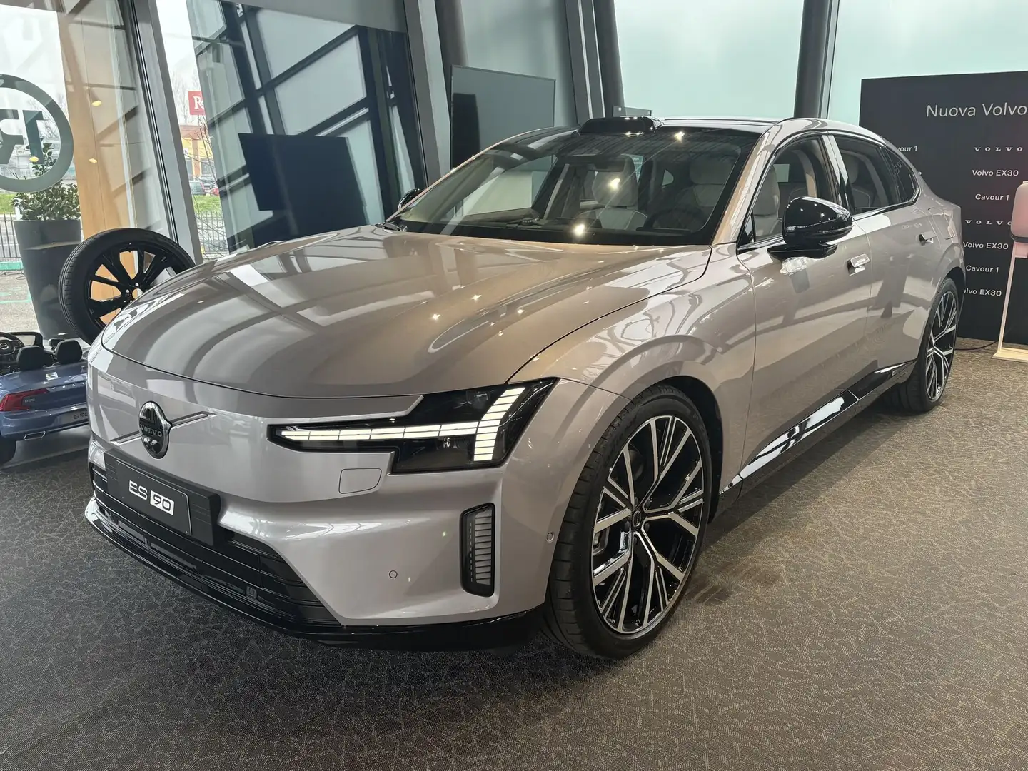 Volvo ES90 ES90 Single Motor Extended Range Ultra Silber - 1