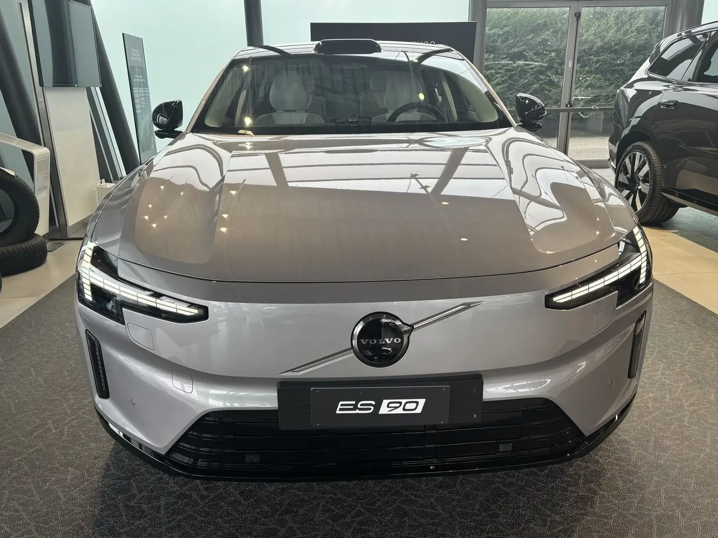 Volvo ES90 ES90 Single Motor Extended Range Ultra Silber - 2