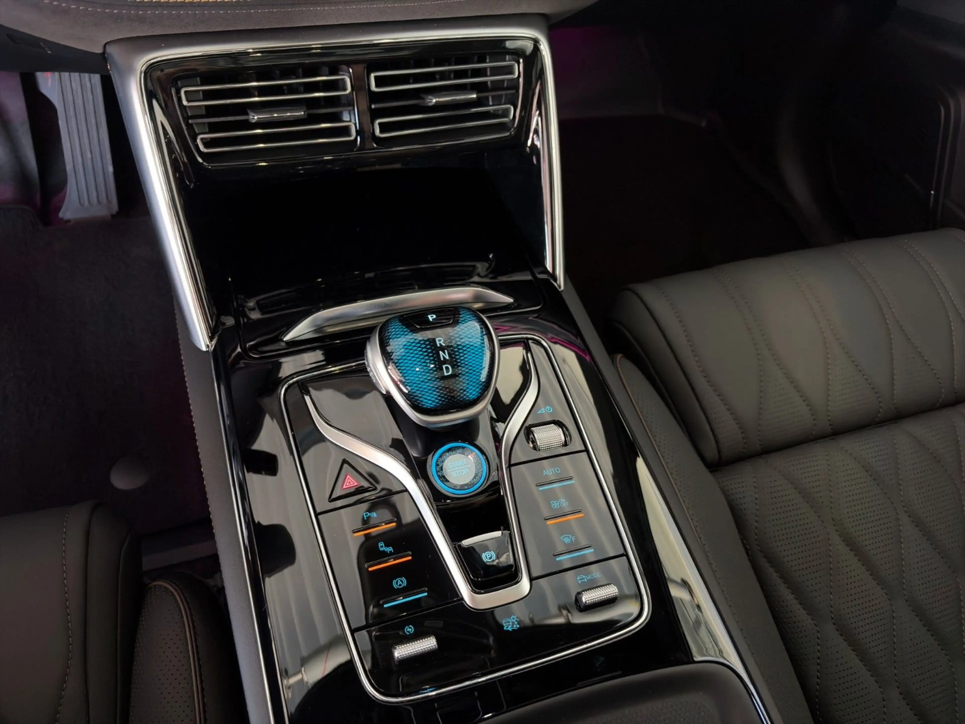 BYD Tang NEW TANG EV-NL 4WD/PANO/HUD/21Z/SOFORT — photo 13