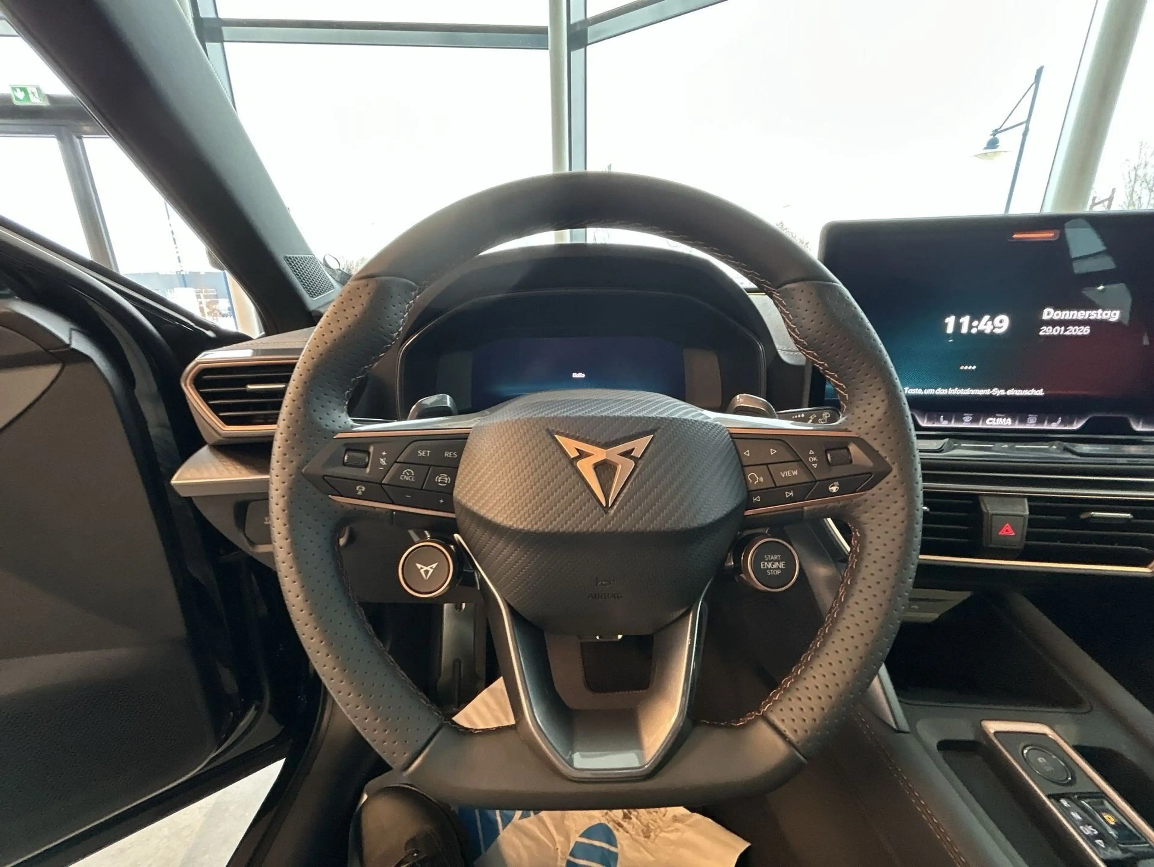 CUPRA Formentor 2.0 TSI 4Drive VZ W Pano Black Matrix — photo 12