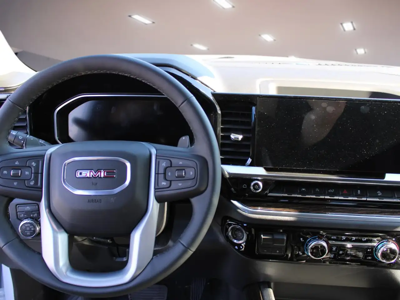 GMC Sierra 1500 снимка GMC Sierra 1500