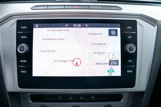 Volkswagen Passat view 14