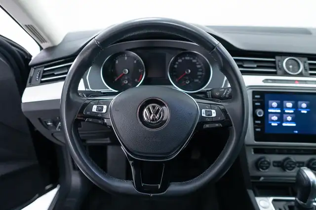Volkswagen Passat view 13