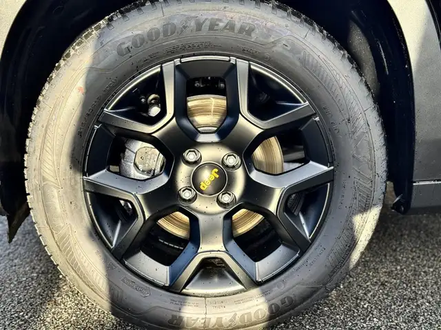 Jeep Avenger view 4