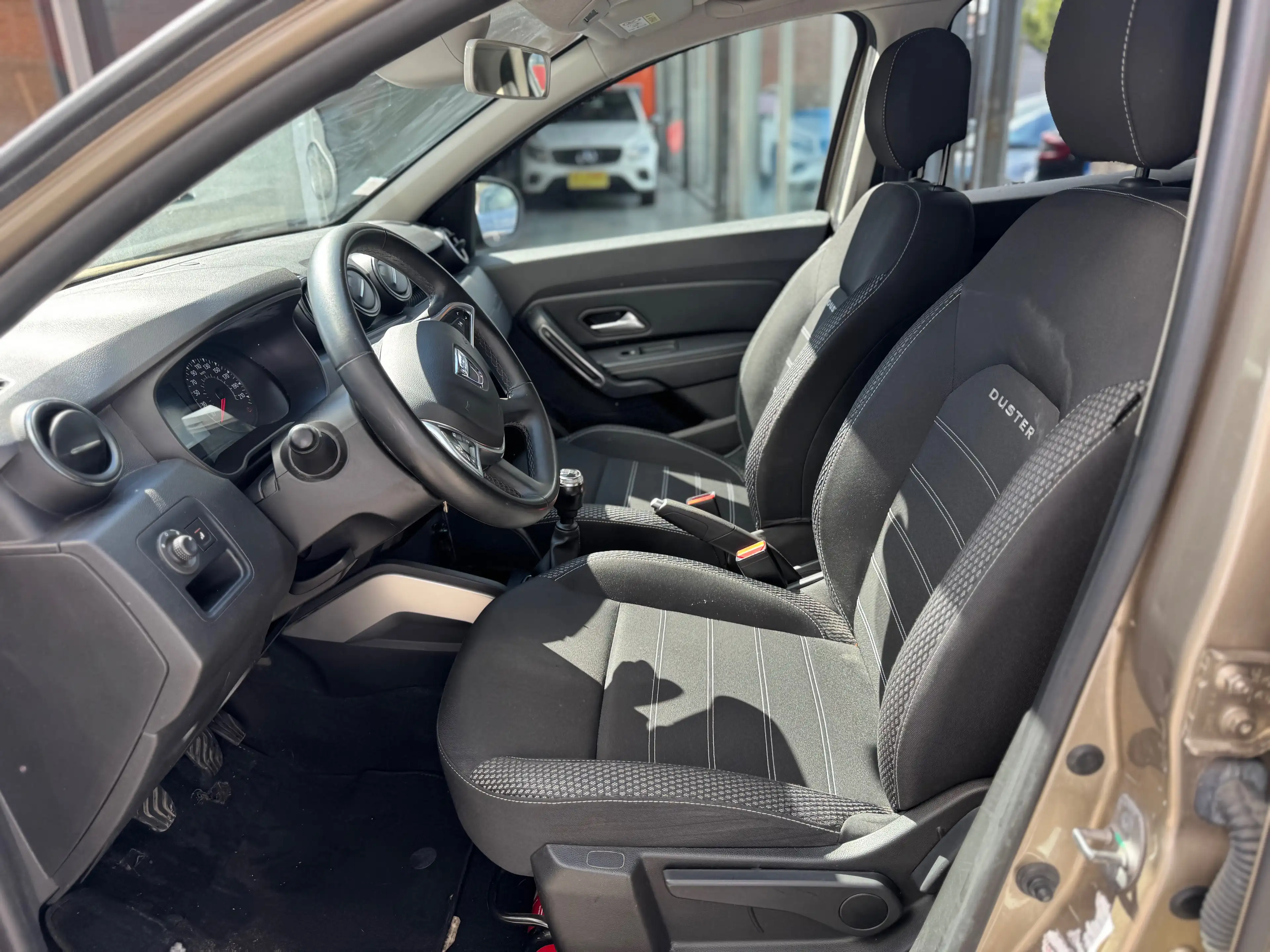 Dacia Duster Duster 1.2 TCe 4x2 Saga — photo 9