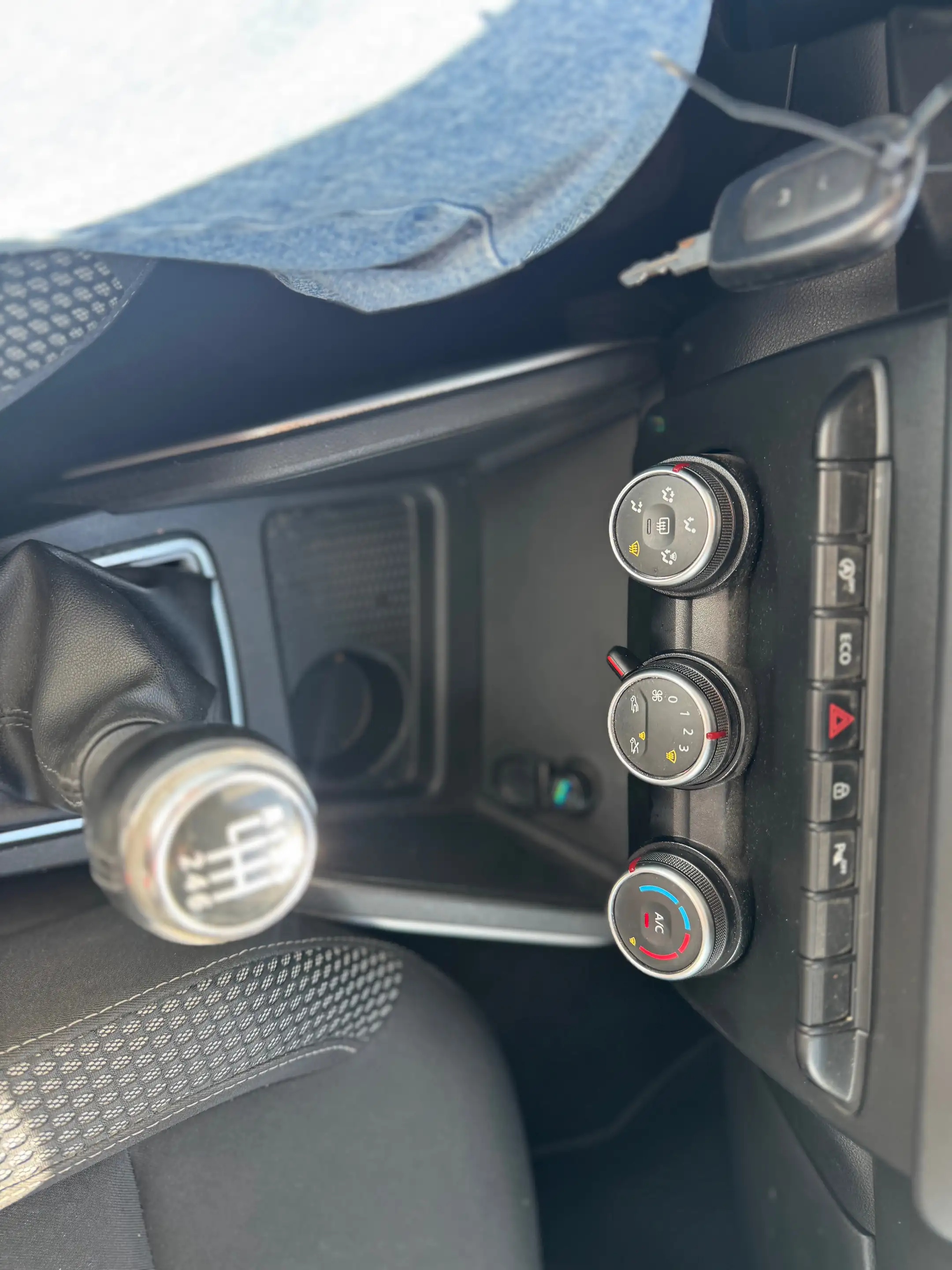 Dacia Duster Duster 1.2 TCe 4x2 Saga — photo 13