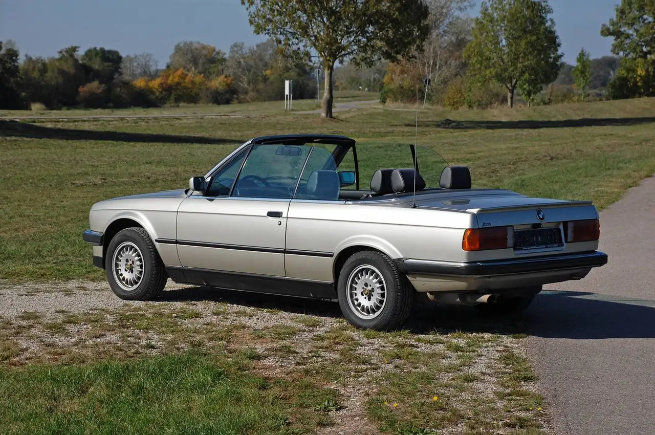 BMW 320i, foto 8