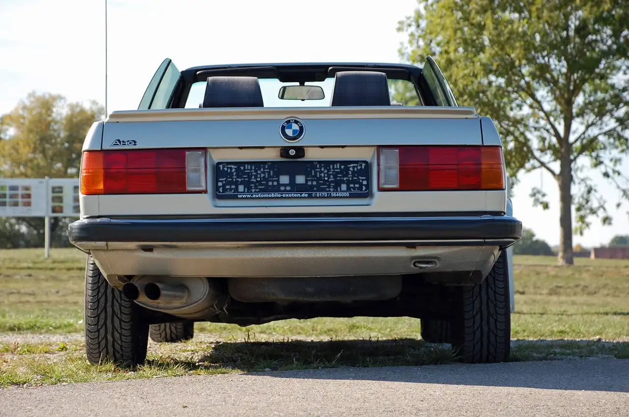 BMW 320i, foto 7