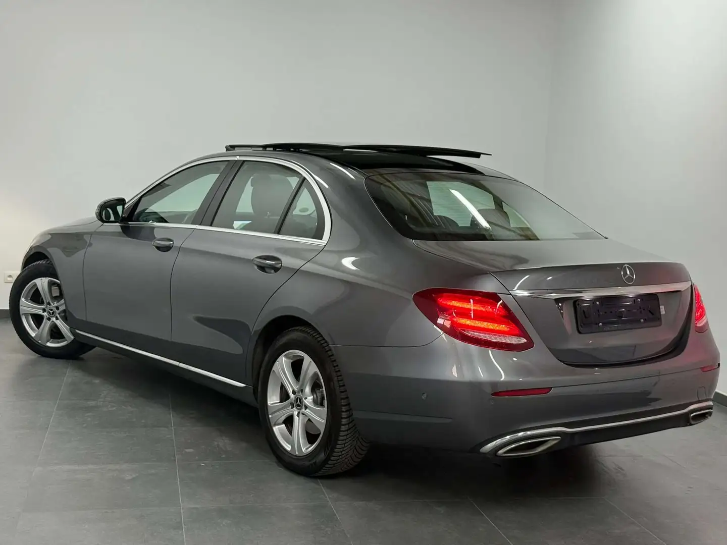Mercedes-Benz E 200 d - EU6c - Navi - Camera -  Boite Auto - 1erMain Gris - 2