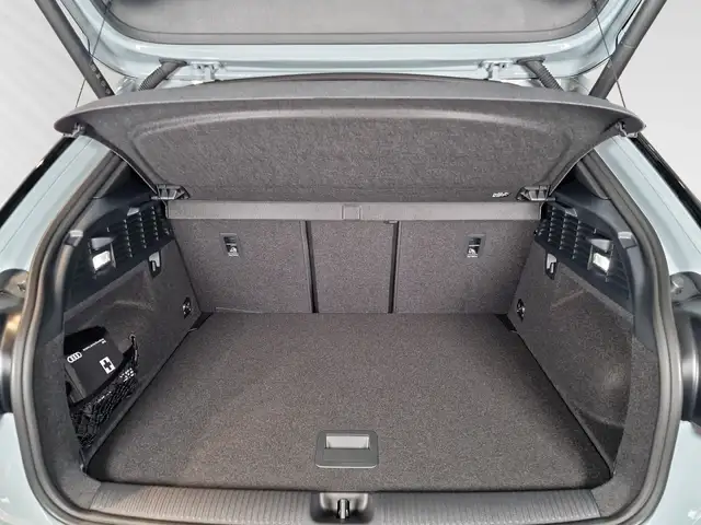Audi Q2 view 10
