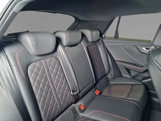 Audi Q2 view 8