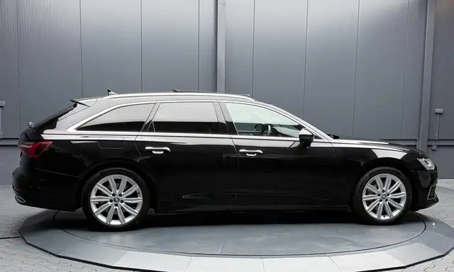 Audi A6 Avant view 8