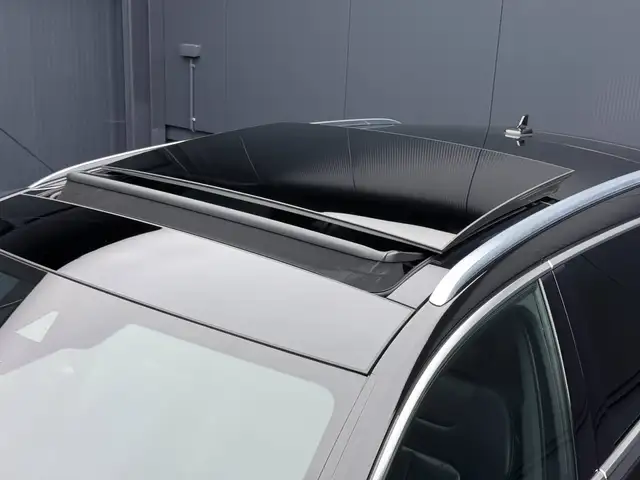 Audi A6 Avant view 12