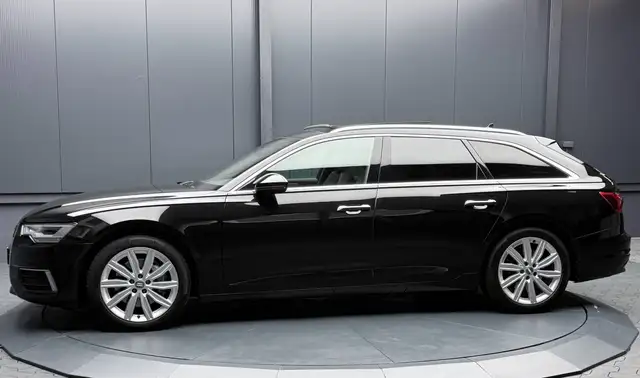 Audi A6 Avant view 3