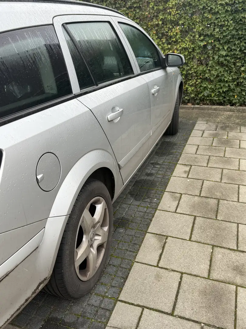 Opel Astra 1.6 Business Grijs - 1