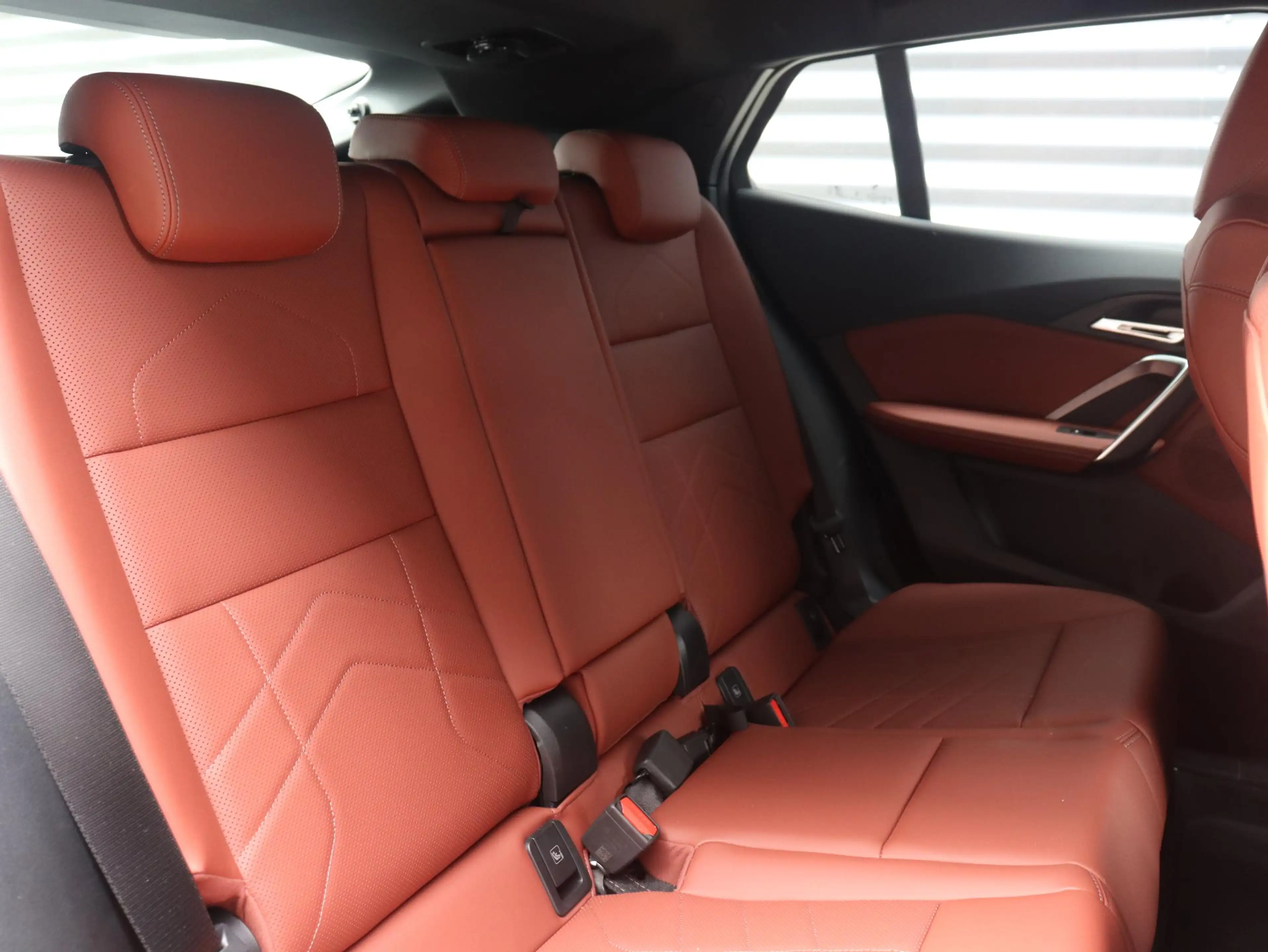 BMW iX2 eDrive20 | M Sportpakket | Innovation Pack | Head- — photo 11