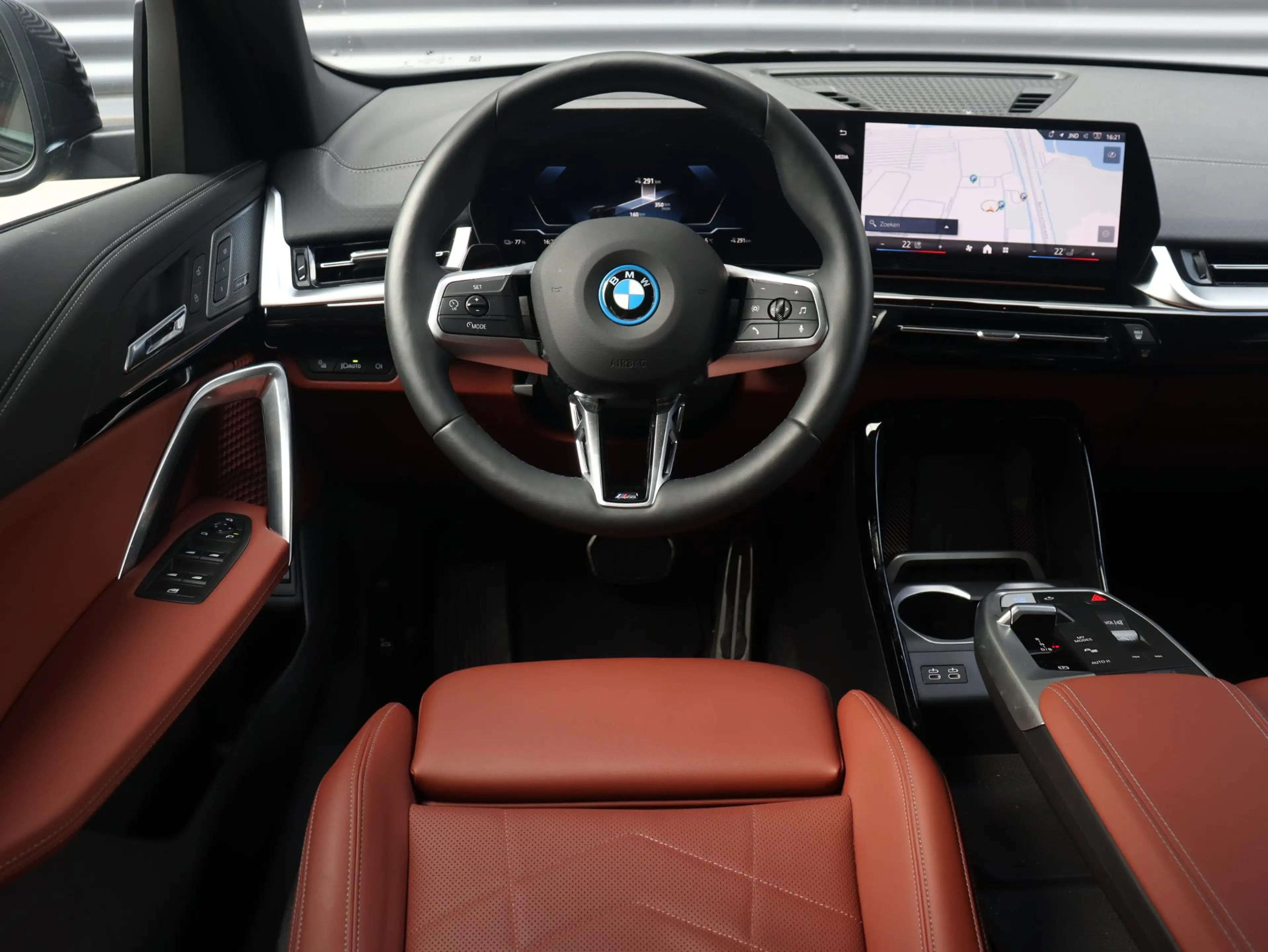 BMW iX2 eDrive20 | M Sportpakket | Innovation Pack | Head- — photo 10