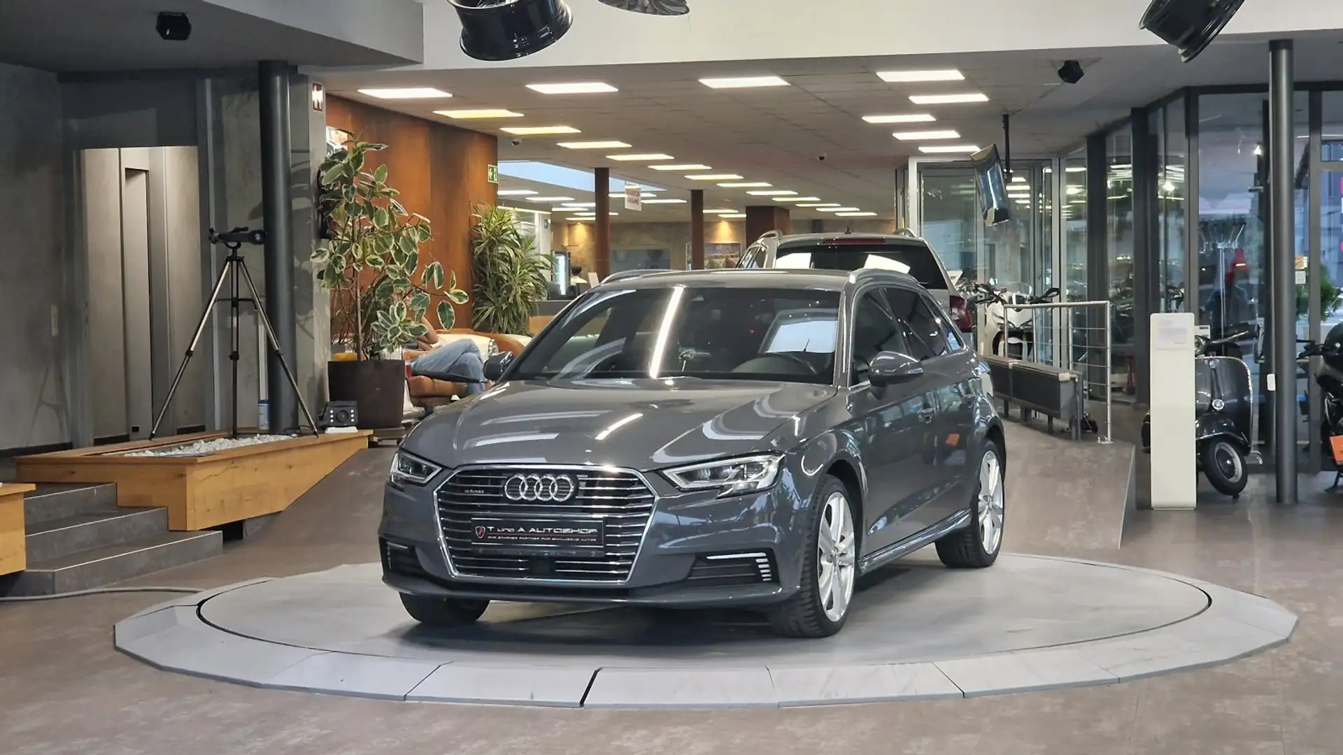 Audi A3 1.4 TFSI Sportback e-Tron Aut. *Virtual-Cockpit*Na Grau - 2