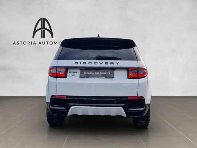 Land Rover Discovery Sport view 12