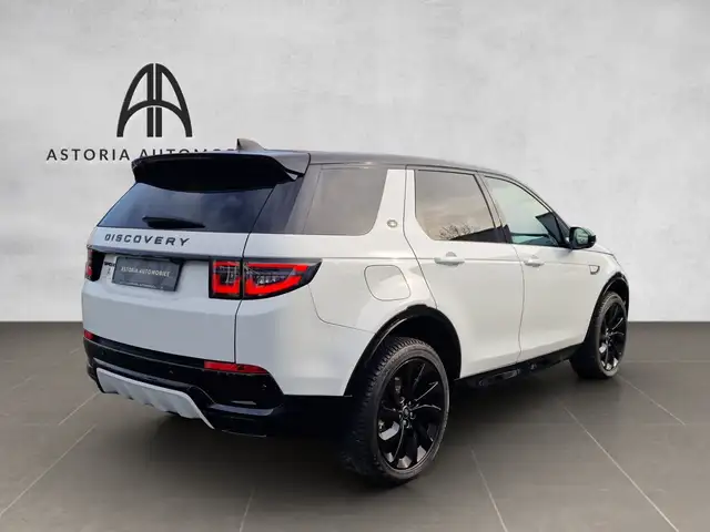 Land Rover Discovery Sport view 13