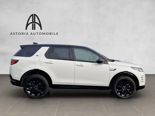 Land Rover Discovery Sport view 11