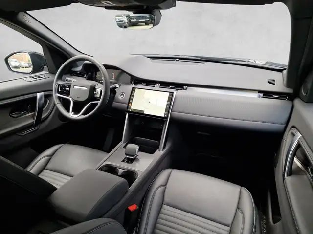 Land Rover Discovery Sport view 15