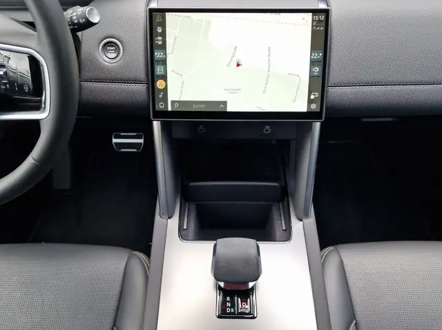 Land Rover Discovery Sport view 7