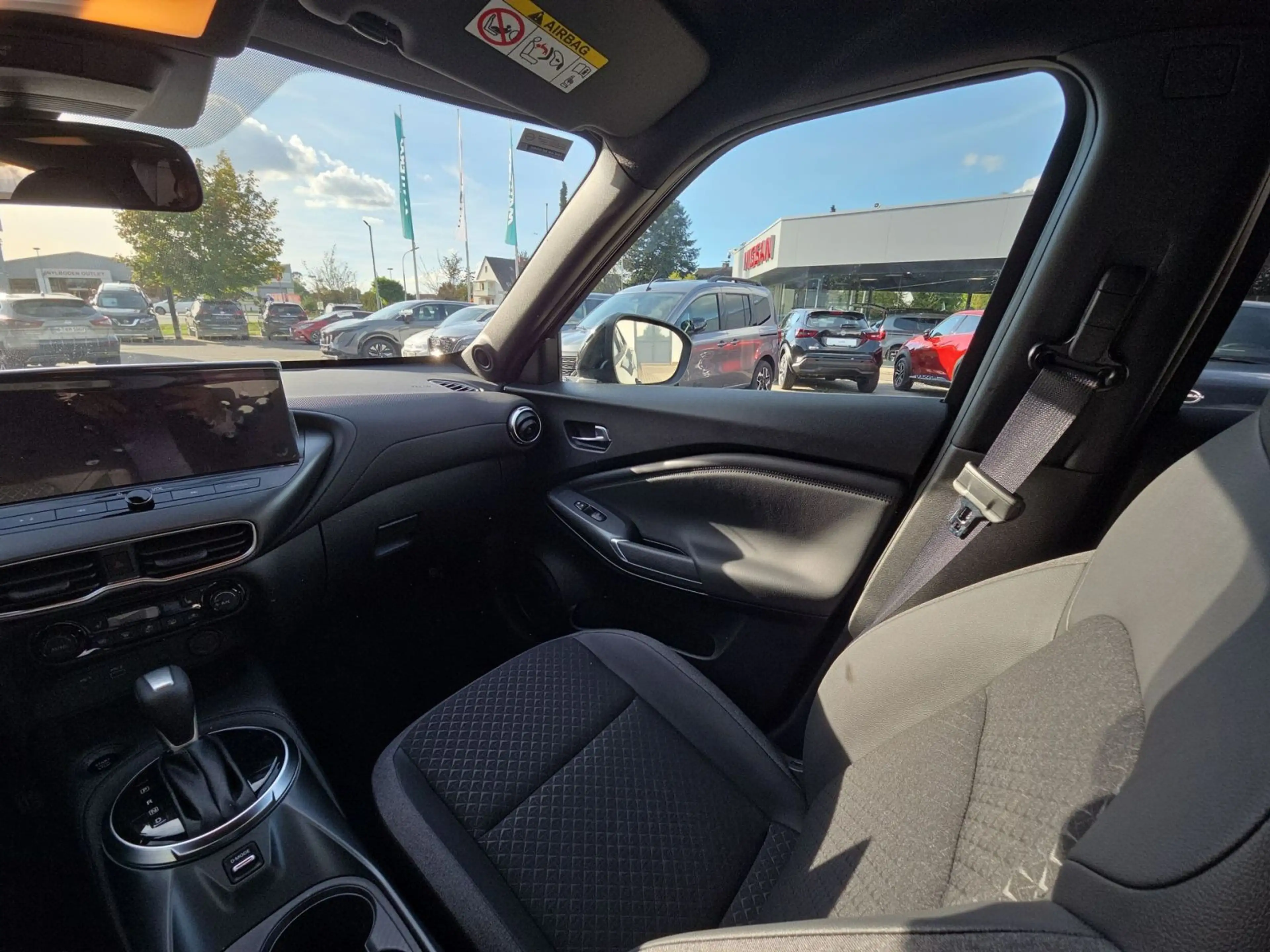 Nissan Juke N-Connecta Kamera|CarPlay|Klimaaut.|Spurha. — photo 11
