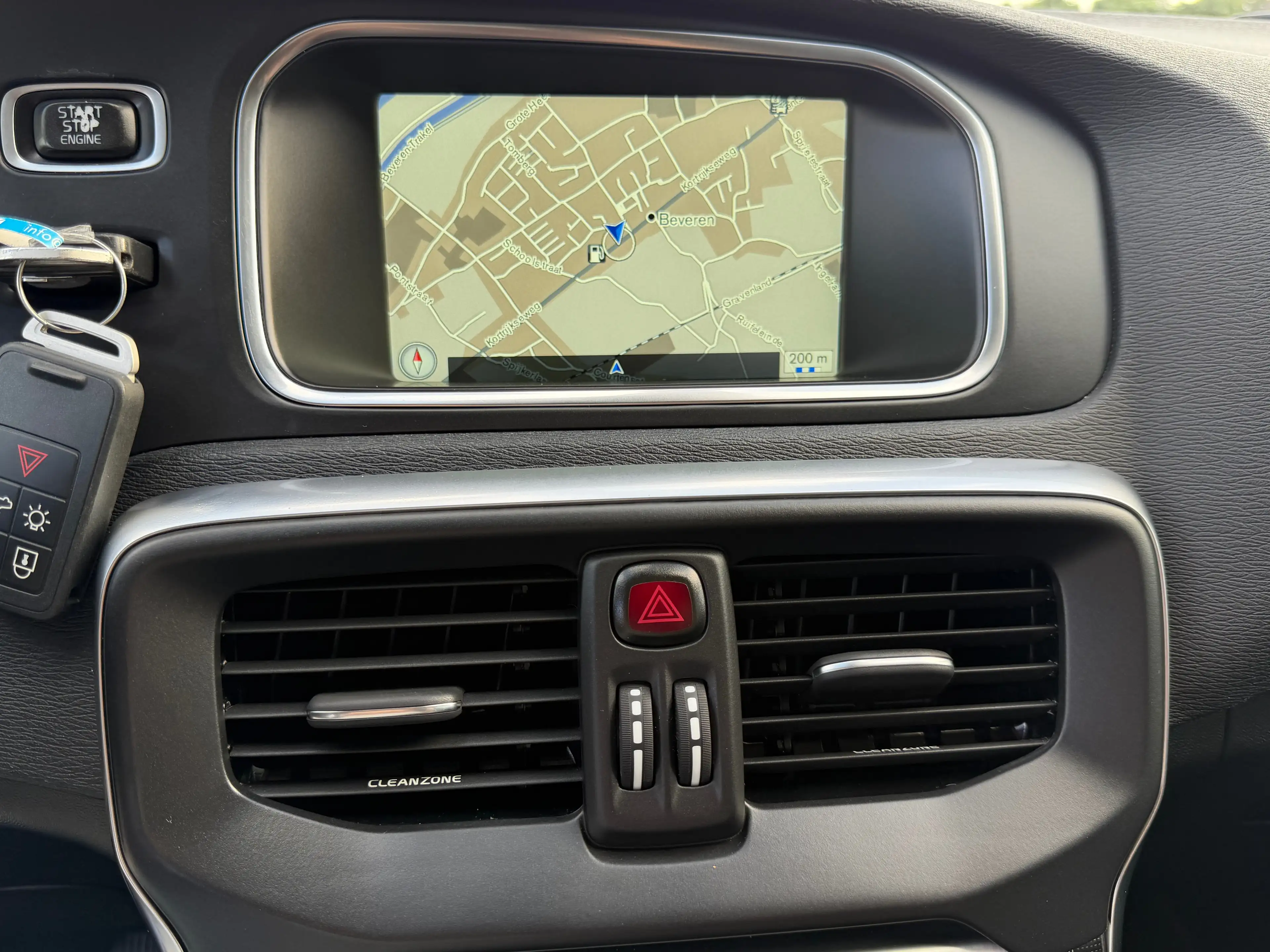 Volvo V40 Cross Country V40 Cross Country 2.0 T3 Ocean Race — photo 12
