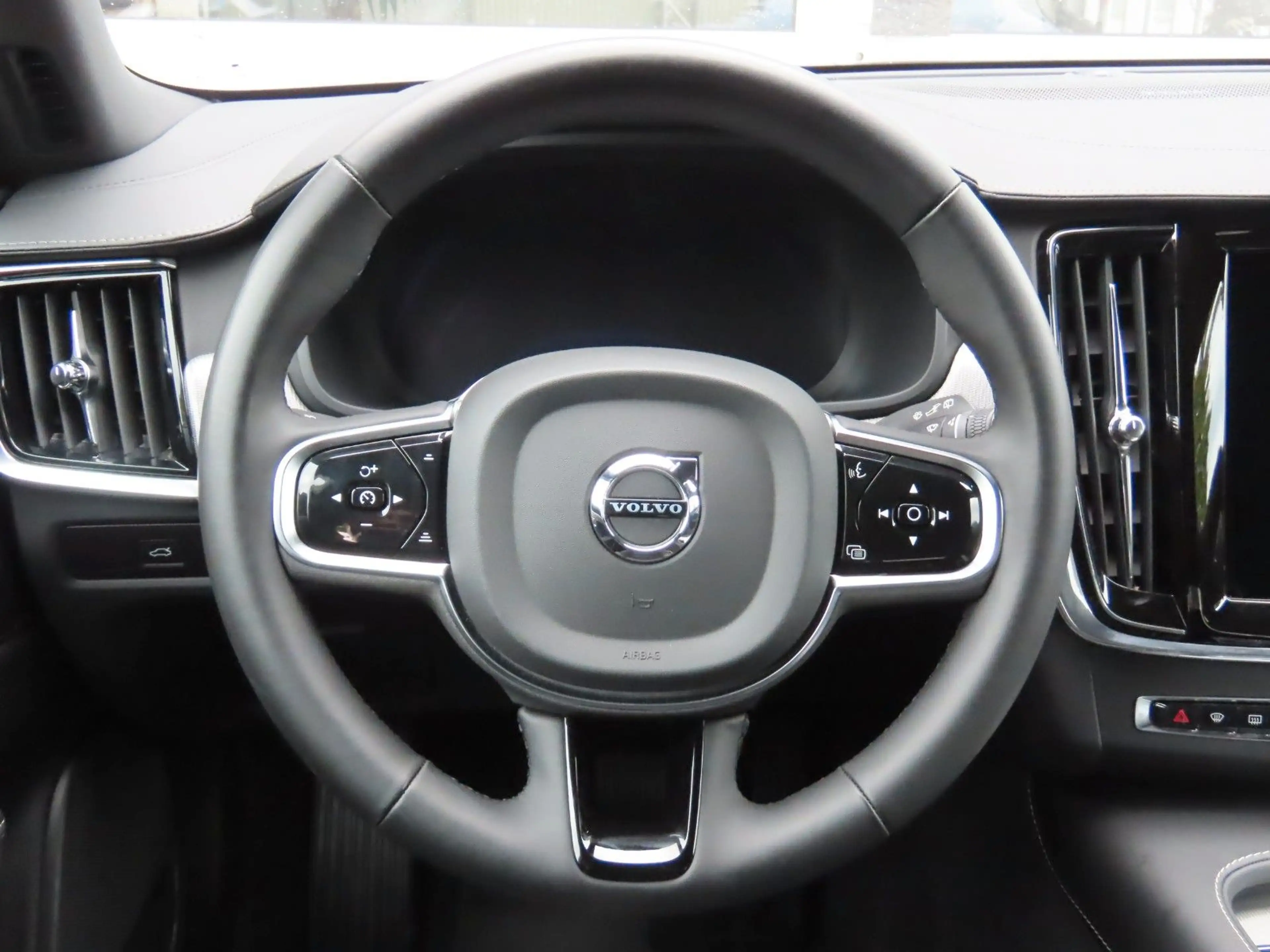 Volvo V90 Cross Country V90 B4 CC Plus (Standheizung; 360° Kamera;...) — photo 11