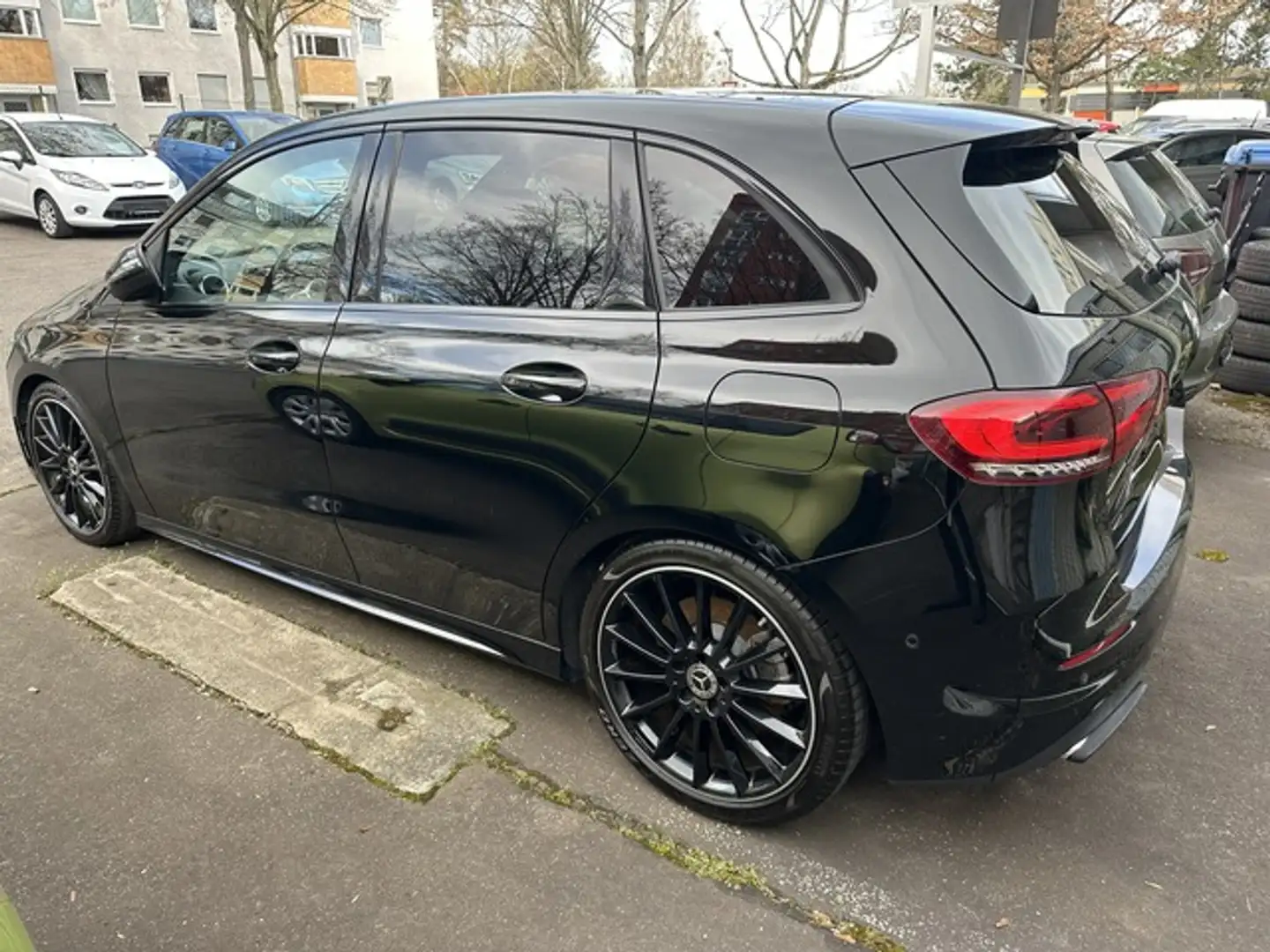 Mercedes-Benz B 250 AMG*PANO*H.UP*NIGHTPAKET Noir - 2