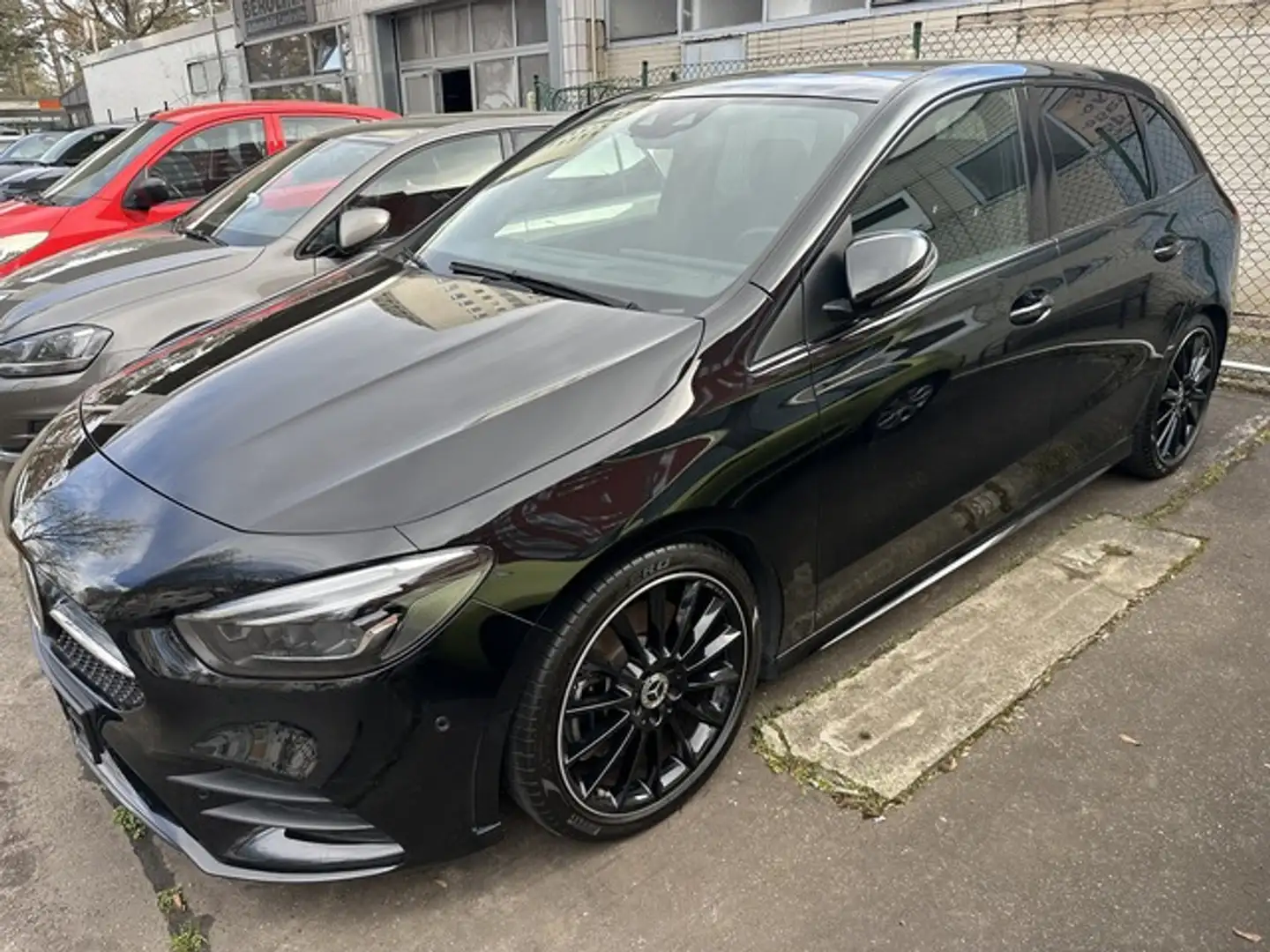 Mercedes-Benz B 250 AMG*PANO*H.UP*NIGHTPAKET Noir - 1