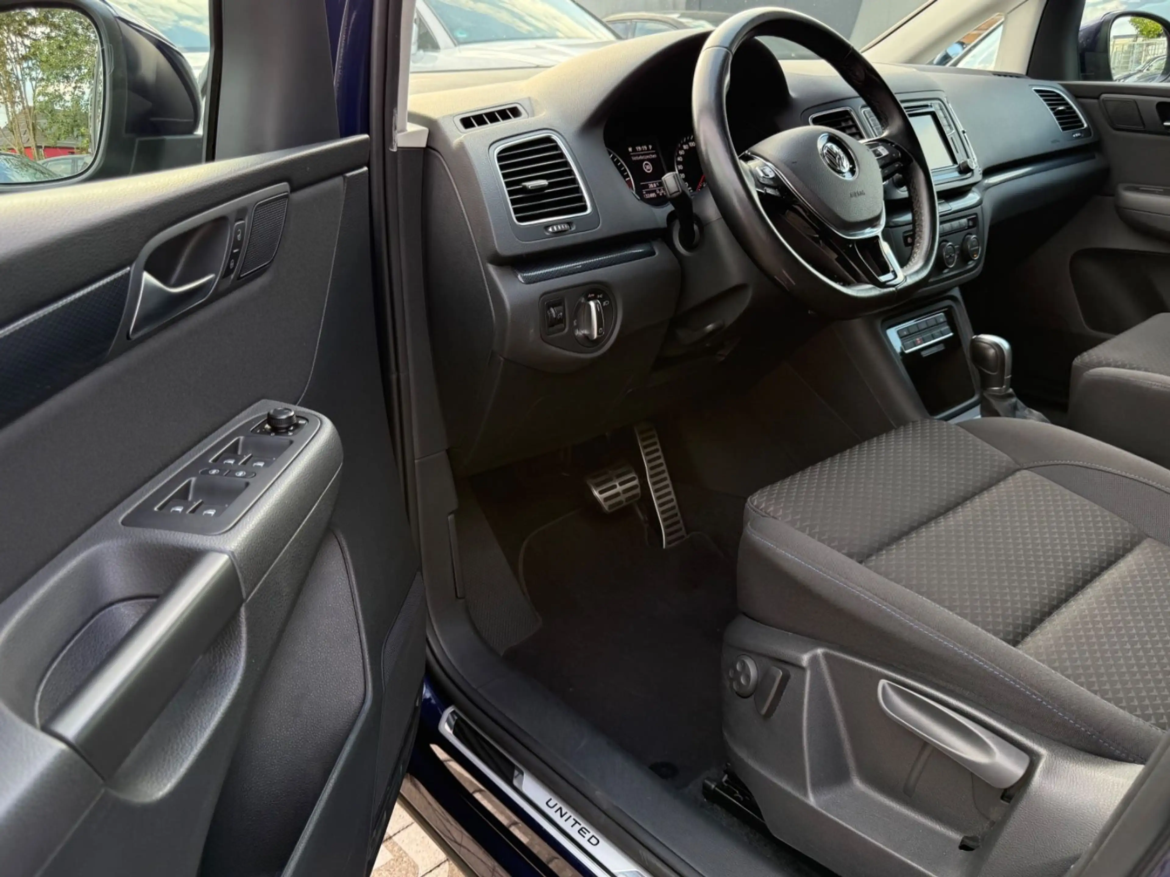 Volkswagen Sharan United 2.0 TDI*DSG*7-Sitz*E-Türe*AHK*ACC* — photo 8
