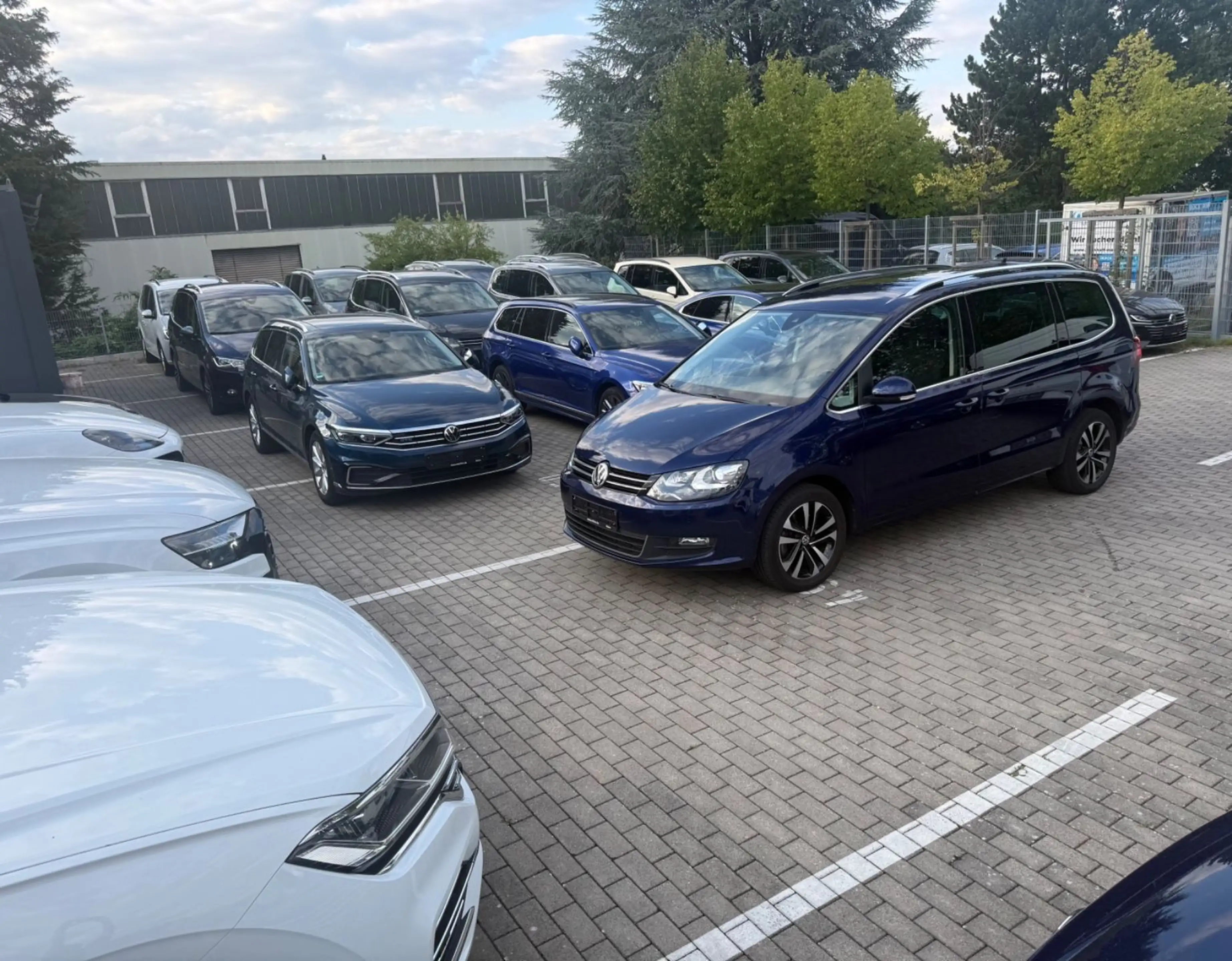 Volkswagen Sharan United 2.0 TDI*DSG*7-Sitz*E-Türe*AHK*ACC* — photo 3