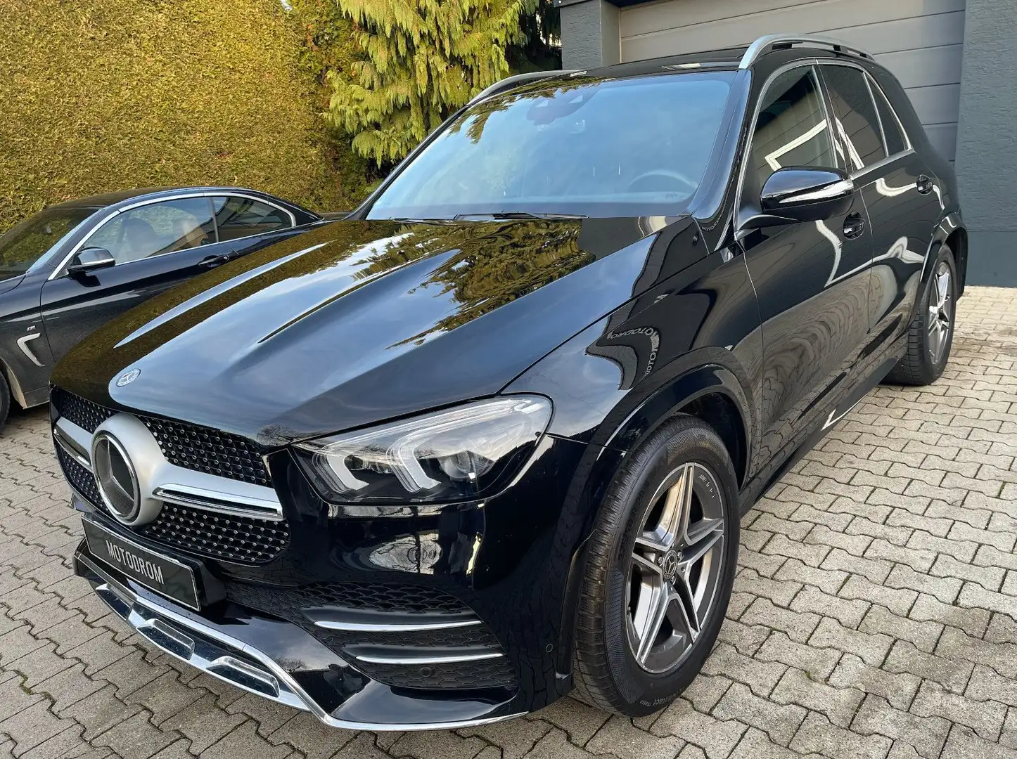 Mercedes-Benz GLE 400 GLE400d 4Matic PANO BURMESTER AIRMATIK AMG-LINE Schwarz - 1