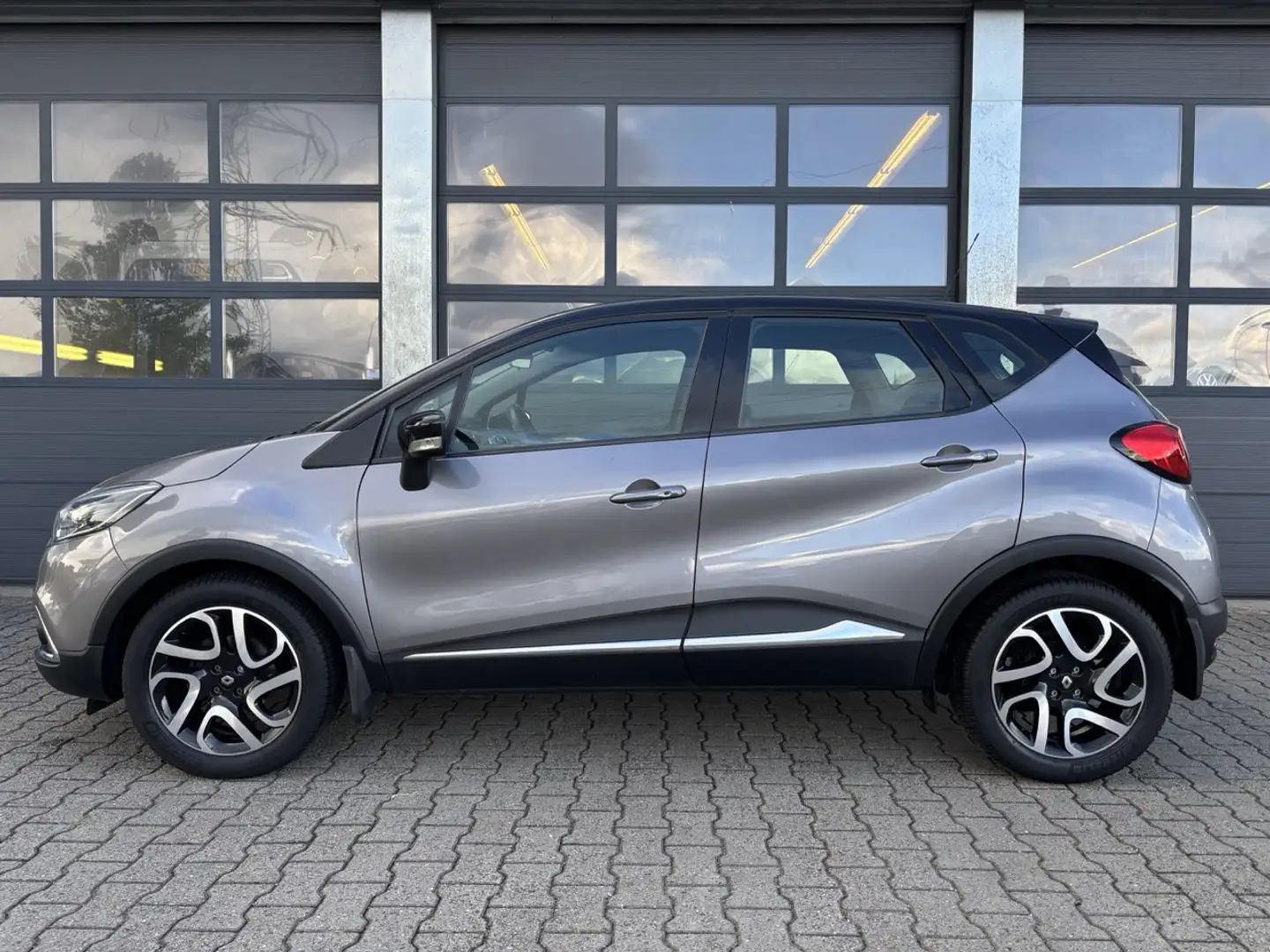 Renault Captur Energy TCe 90pk Dynamique Grijs - 2