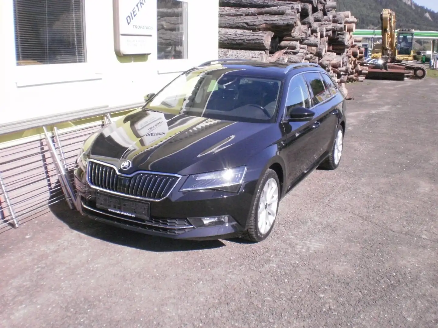 Skoda Superb Superb Kombi 2,0 TDI Sportline DSG Sportline Schwarz - 1
