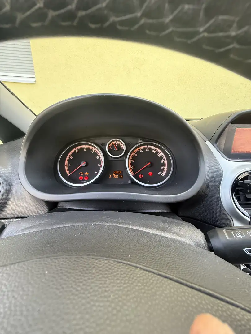 Opel Corsa GL - 2