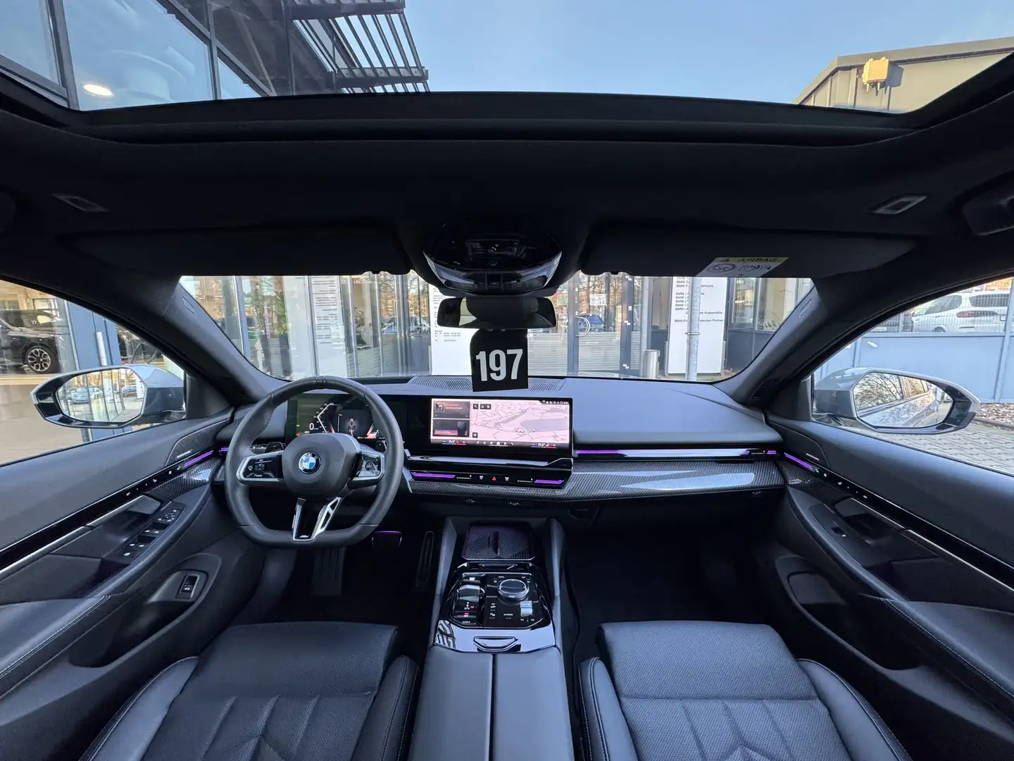 BMW 520 i M Sport PANO StHzg h&k DA+ 360° Sitzklima Grau - 2