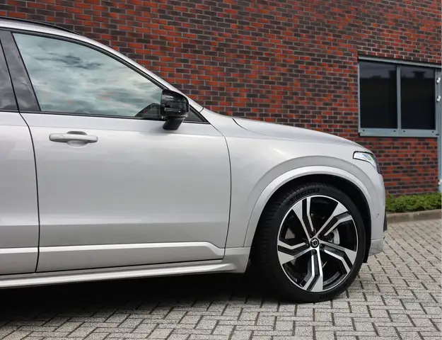 Volvo XC90 view 20